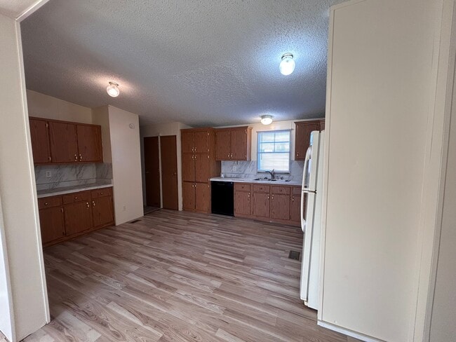 406 A St in Greycliff, MT - Building Photo - Building Photo