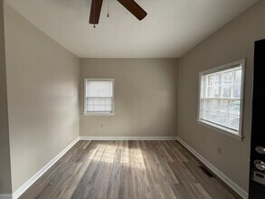 537 Robertson St in Burlington, NC - Building Photo - Building Photo