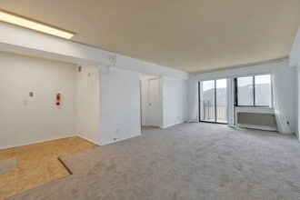 233 12th St in Palisades Park, NJ - Building Photo - Building Photo