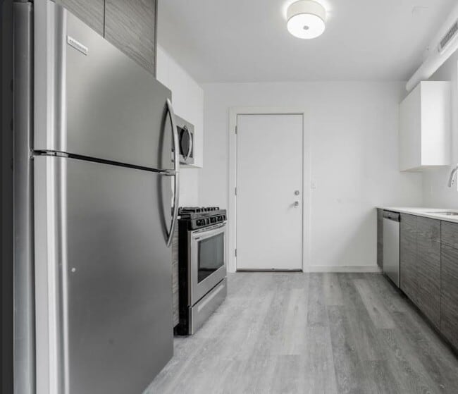 1706 W Glenlake Ave in Chicago, IL - Foto de edificio - Building Photo