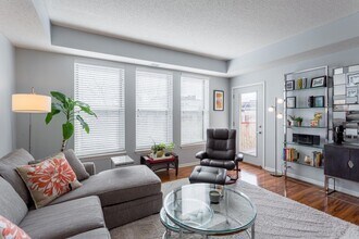 545 N 1st St in Minneapolis, MN - Foto de edificio - Building Photo