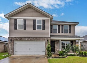 925 Merganser Way in Crestview, FL - Building Photo