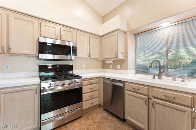 property at 1305 Chaparral Summit Dr