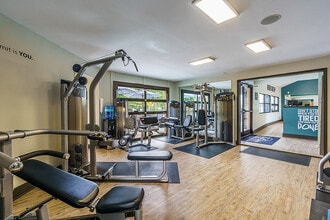 Creeks on Kirklevington in Lexington, KY - Building Photo - Building Photo