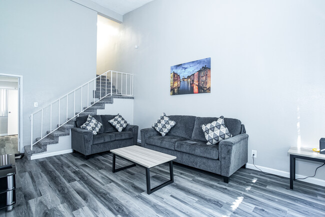 The Diplomat Apartments in Las Vegas, NV - Building Photo - Interior Photo