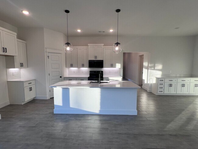 410 Marshall Ave in Carl Junction, MO - Building Photo - Building Photo