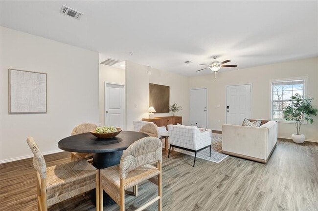 7101 Spirit Hill Rd in Austin, TX - Building Photo - Building Photo