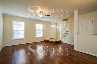 4773 Woods Edge Rd in Virginia Beach, VA - Building Photo - Building Photo