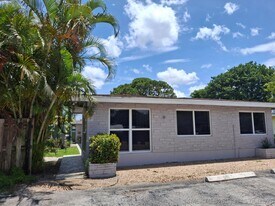 1624 NE 25th St in Wilton Manors, FL - Building Photo