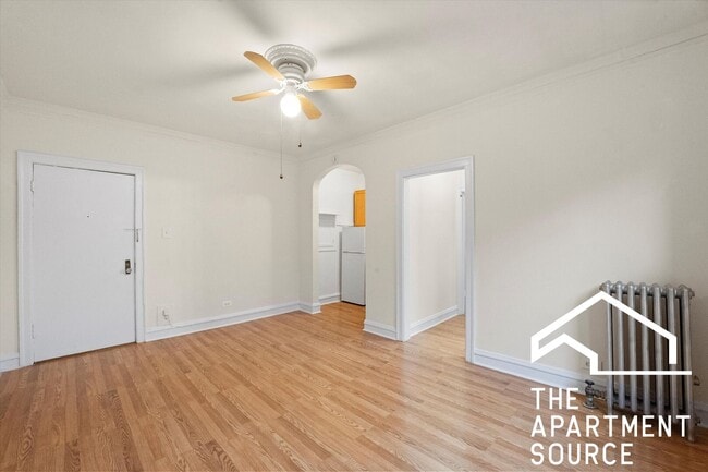 2530 N Sawyer Ave, Unit 207 in Chicago, IL - Building Photo - Building Photo