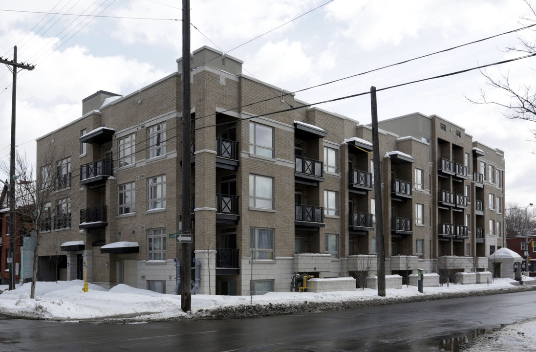 Centropolis Condos in Ottawa, ON - Building Photo