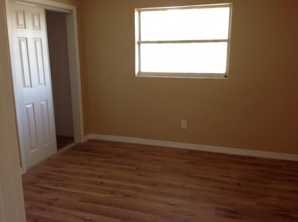 1121 Brownell St in Clearwater, FL - Building Photo