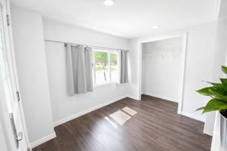 369 Glendale Av in St Catharines, ON - Building Photo - Building Photo