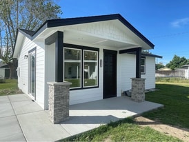 423 Douglass Ave in Richland, WA - Building Photo
