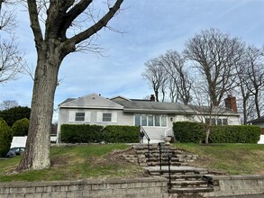 7 Baldwin Blvd in Bayville, NY - Foto de edificio - Building Photo