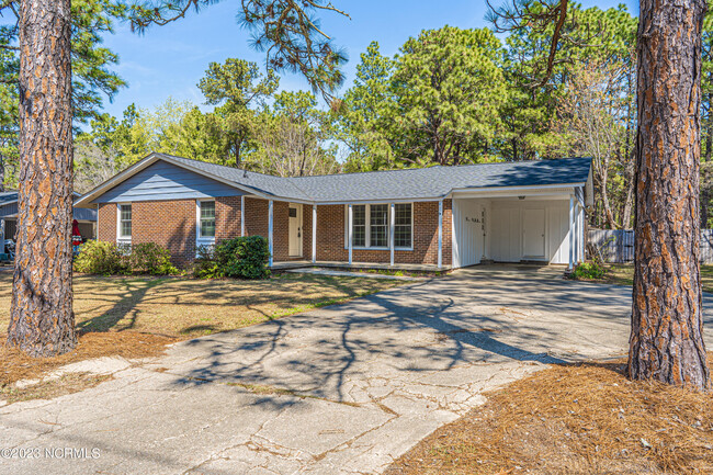 1573 W Pennsylvania Ave in Southern Pines, NC - Building Photo - Building Photo