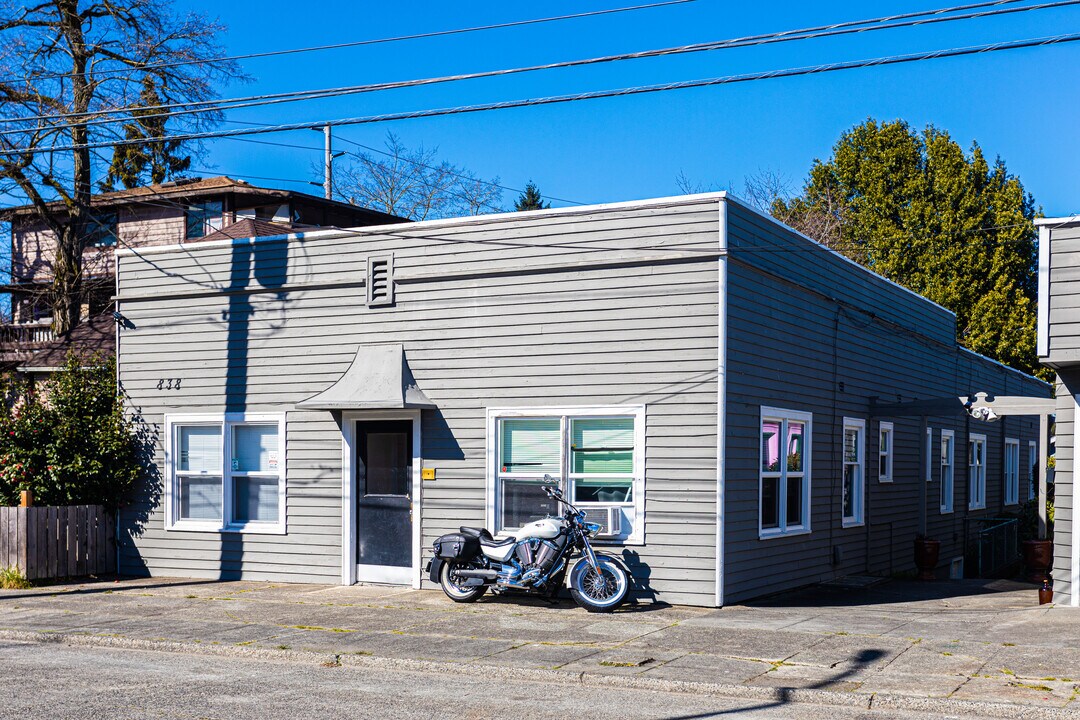 836 8th St in Bremerton, WA - Foto de edificio