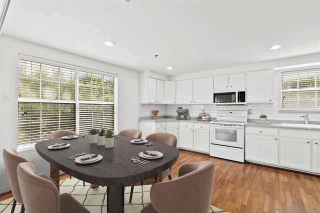 3100 Cole Ave in Dallas, TX - Building Photo