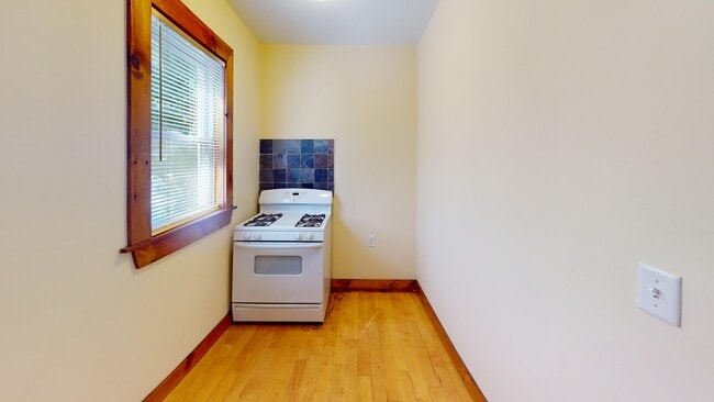 32 Martland Ave, Unit 1 in Brockton, MA - Building Photo - Building Photo