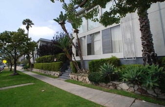 Washington Apartments in Santa Monica, CA - Building Photo - Building Photo