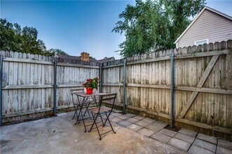 35 Abbey Rd in Euless, TX - Building Photo - Building Photo