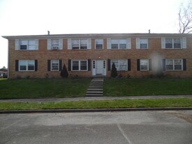 2151 Cypress Dr in Lexington, KY - Building Photo