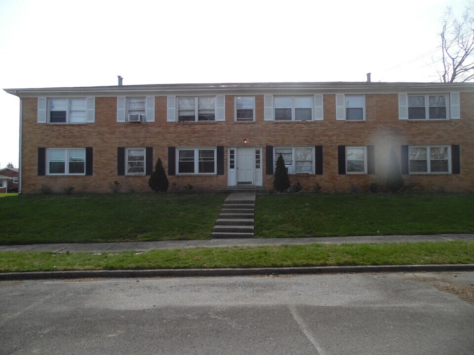 2151 Cypress Dr in Lexington, KY - Building Photo