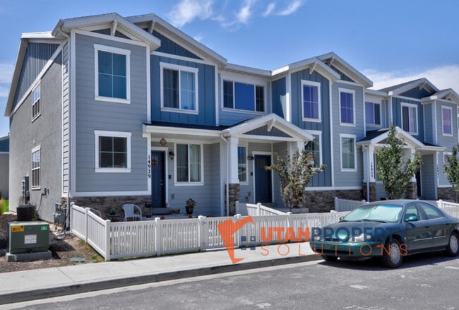 14927 S Thunder Horse Ln in Bluffdale, UT - Building Photo - Building Photo