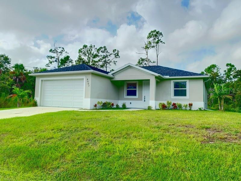 4507 Knowles Ln in North Port, FL - Foto de edificio