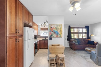 30 SE 13th St in Boca Raton, FL - Building Photo - Building Photo