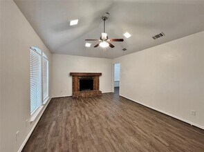 203 Mesa Moor Dr in Red Oak, TX - Building Photo - Building Photo