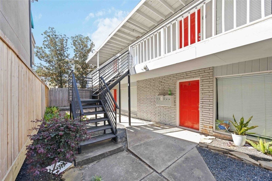 2218 Hazard St, Unit 4 in Houston, TX - Building Photo