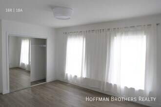 925 1/2 W 41st Dr in Los Angeles, CA - Foto de edificio - Building Photo