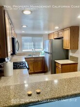 620 W Hyde Park Blvd-Unit -Unit 312 in Inglewood, CA - Building Photo - Building Photo