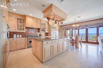 3411 Country Club Rd in Bronx, NY - Building Photo - Building Photo