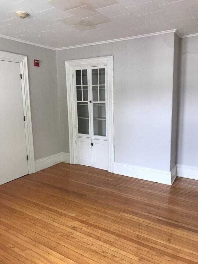 40 Bank St Apartments and Nearby Attleboro Apartments For Rent