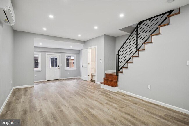 547 S Yewdall St in Philadelphia, PA - Building Photo - Building Photo