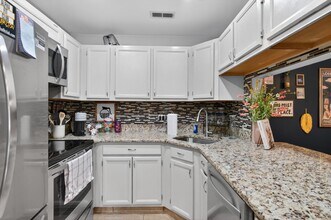 5109B Aberdeen Dr in Mount Laurel, NJ - Building Photo - Building Photo