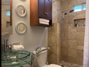 905 Prospect Ave, Unit B in Austin, TX - Building Photo - Building Photo