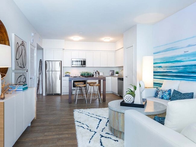 The Rey in San Diego, CA - Building Photo - Building Photo