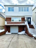 182 W 32nd St in Bayonne, NJ - Building Photo