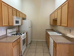 3395 Cactus Shadow St in Las Vegas, NV - Building Photo - Building Photo