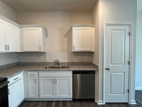 2047 Trailside Dr in Durham, NC - Building Photo - Building Photo