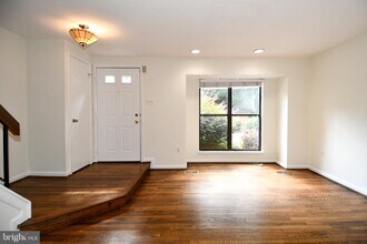5175 King Charles Way in Bethesda, MD - Building Photo - Building Photo
