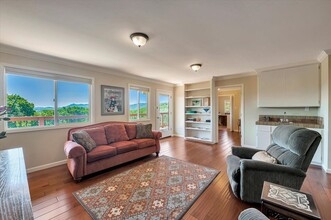 435 Grandview Ave in Novato, CA - Foto de edificio - Building Photo