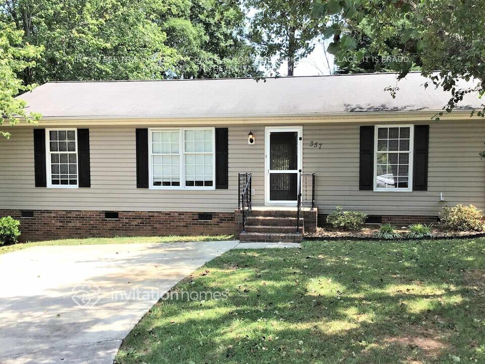 357 Brookgreen Pl NW in Concord, NC - Building Photo