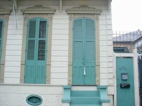 928 Burgundy St in New Orleans, LA - Foto de edificio - Other