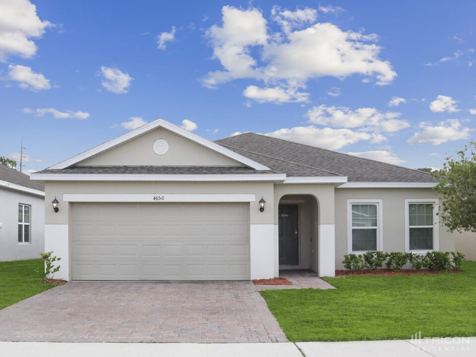 4650 Baymoor Dr in Kissimmee, FL - Building Photo