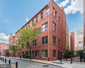 133 N Bread St in Philadelphia, PA - Building Photo - Building Photo
