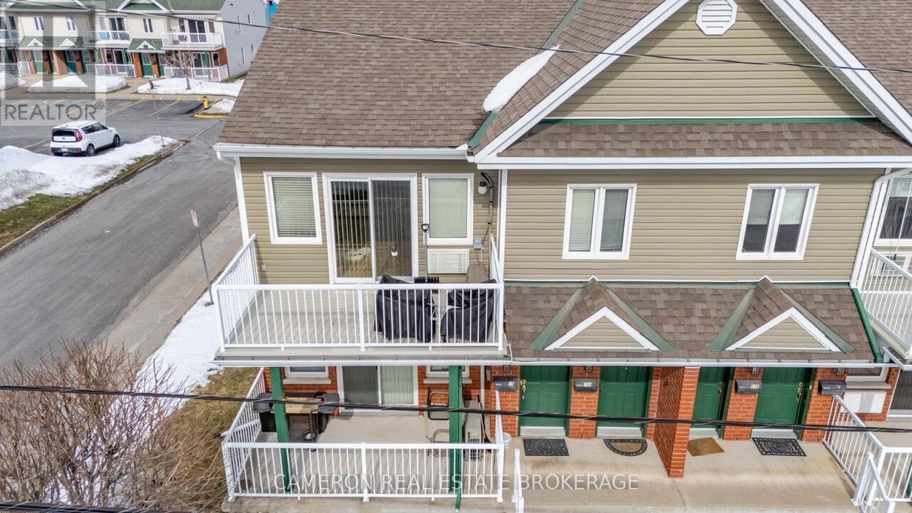 19-19A First St W in Cornwall, ON - Building Photo